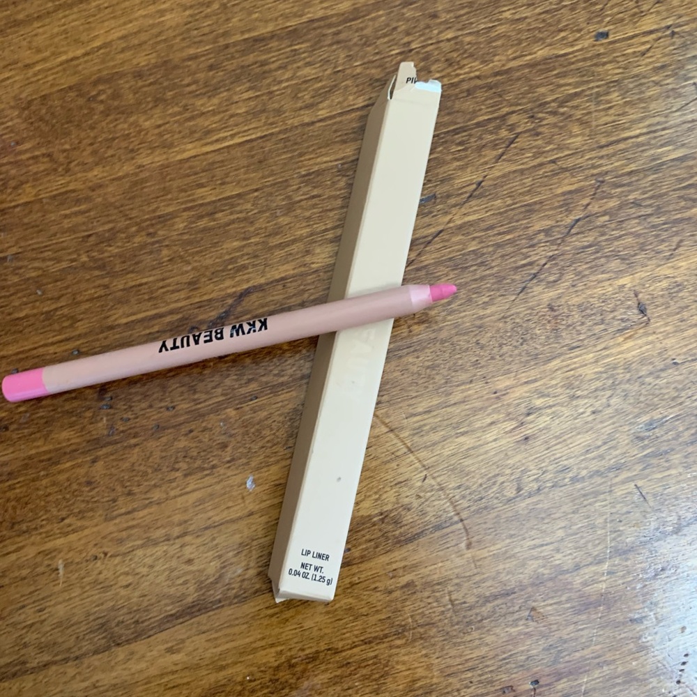 KKW Beauty Pink 1 Lip Liner